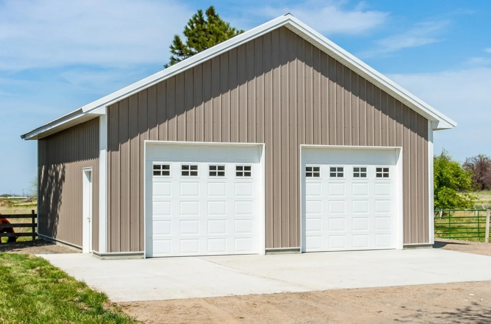 Post-frame detached garage